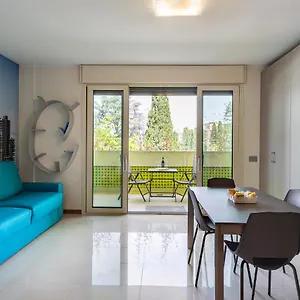 Apartament Maciachini, Zona Isola